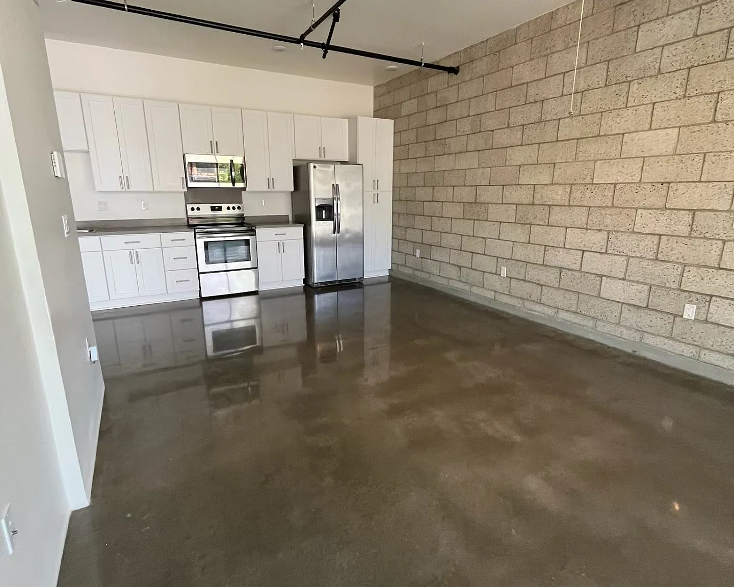 1 bed, 865 sqft, $2,850 — Photo 3
