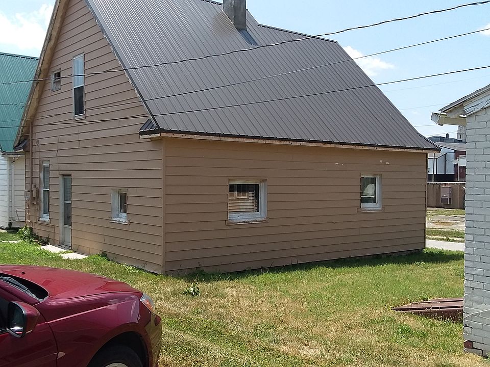 2nd image of 208 Dubois Ave