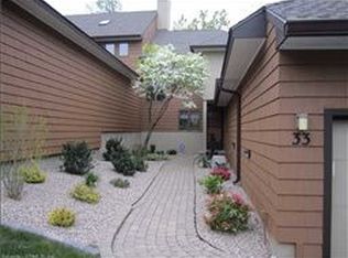 33 Reservoir Rd, Bloomfield, CT 06002