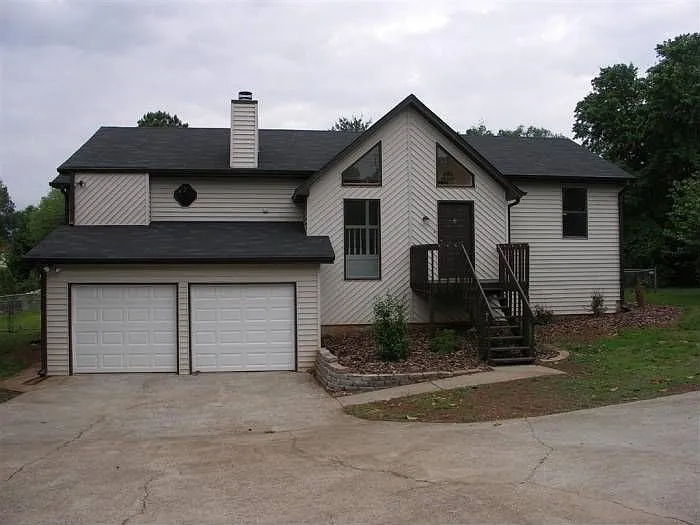 2598 Morgan Rd NE photo 1