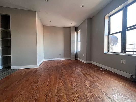 2nd image of 25 Fort Washington Ave #4AA