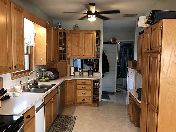 4th image of 2421 Harlan St