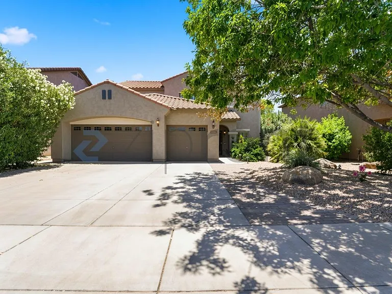 26001 W Tonopah Dr — Photo 1