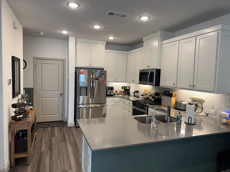 4429 Union St — Photo 3
