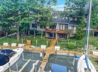 630 Virginia Ave APT B, South Haven, MI 49090