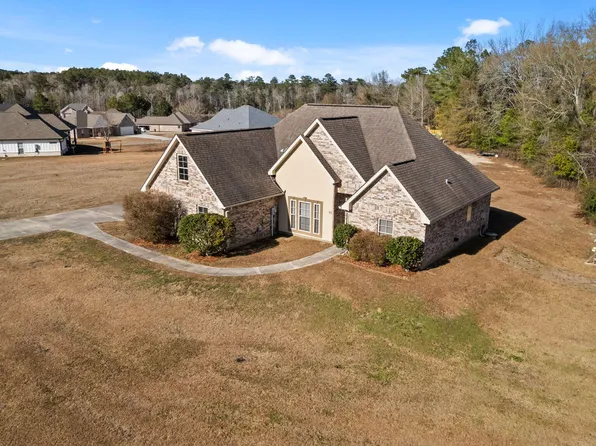 11 Morning Glory Dr, Carriere, MS 39426
