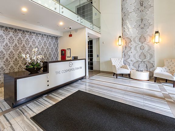 3rd image of 441 S Barrington Ave #311
