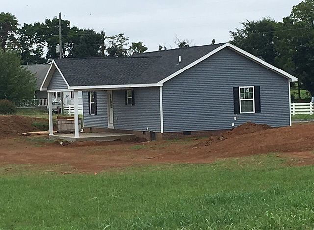 2nd image of 293 Circle Rd
