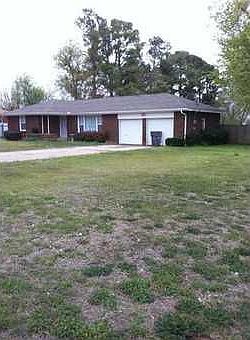 1st image of 8500 NE 28th St