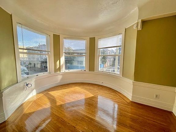 3rd image of 3476 18th St #25