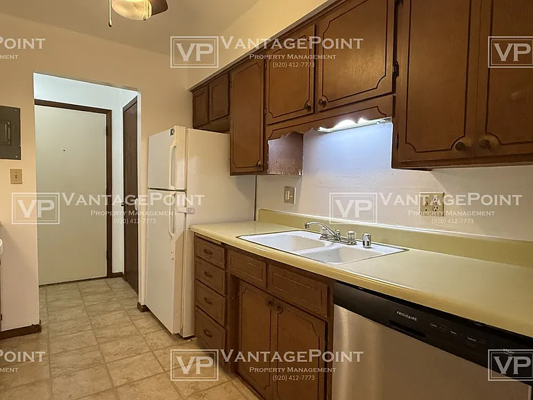 1910 Preble Ave — Photo 6