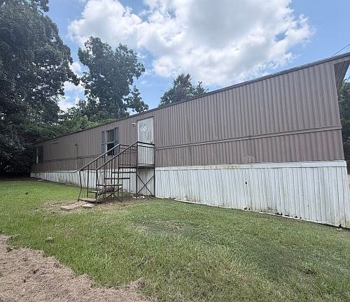 2nd image of 117 English Ln