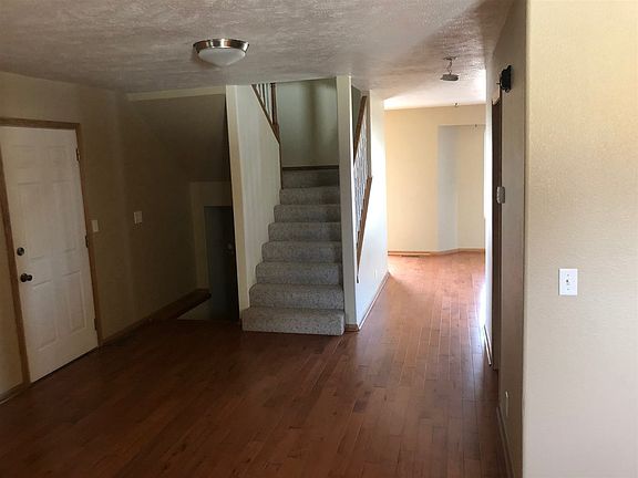 4th image of 415 Runyan Ave