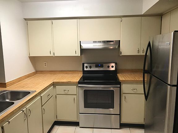 4th image of 1821 Seaway Dr APT C