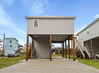 10246 E Bayou View Dr, Bay Saint Louis, MS 39520
