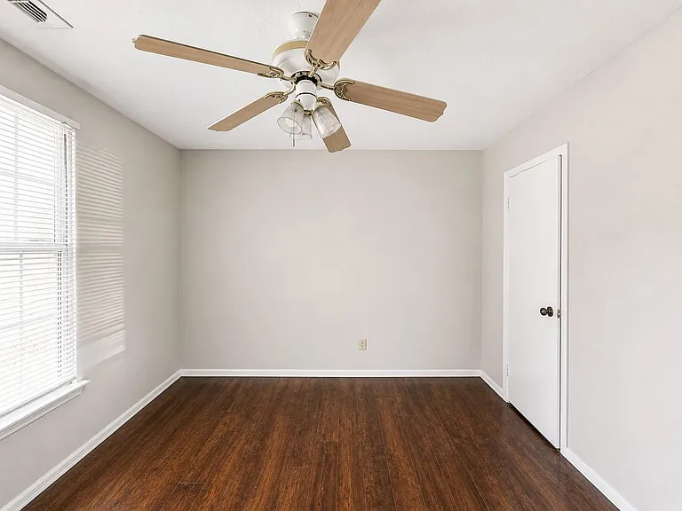 7142 River Garden Dr — Photo 35