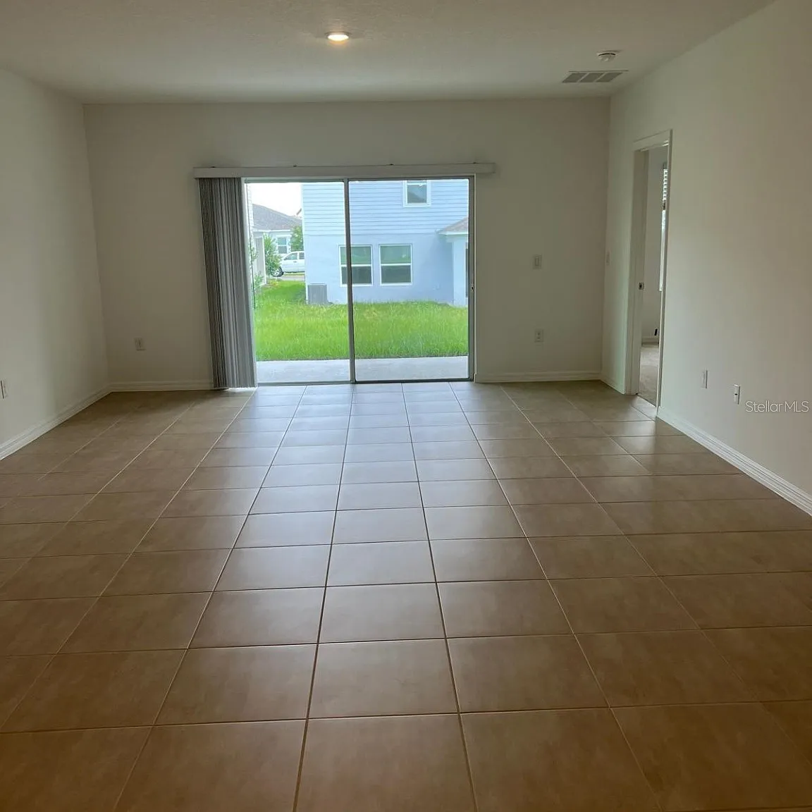 3 bed, 1457 sqft, $2,200 — Photo 3