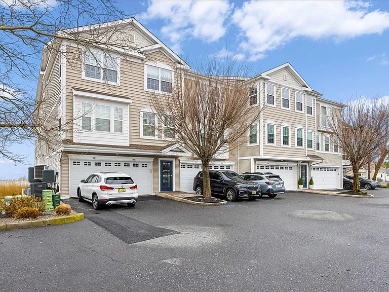 61 Dockside Dr #61 — Photo 2