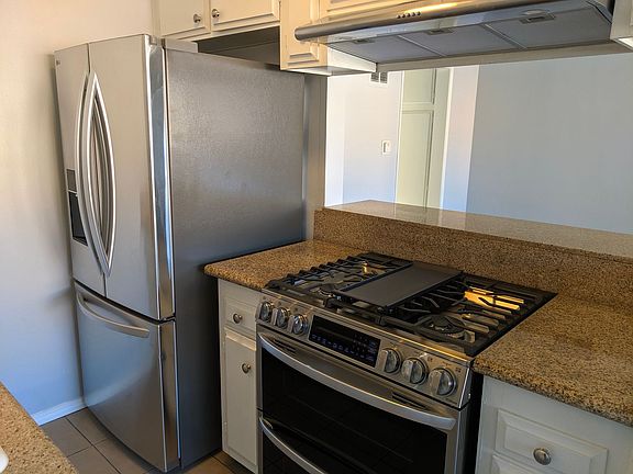4th image of 1841 N New Hampshire Ave APT 10