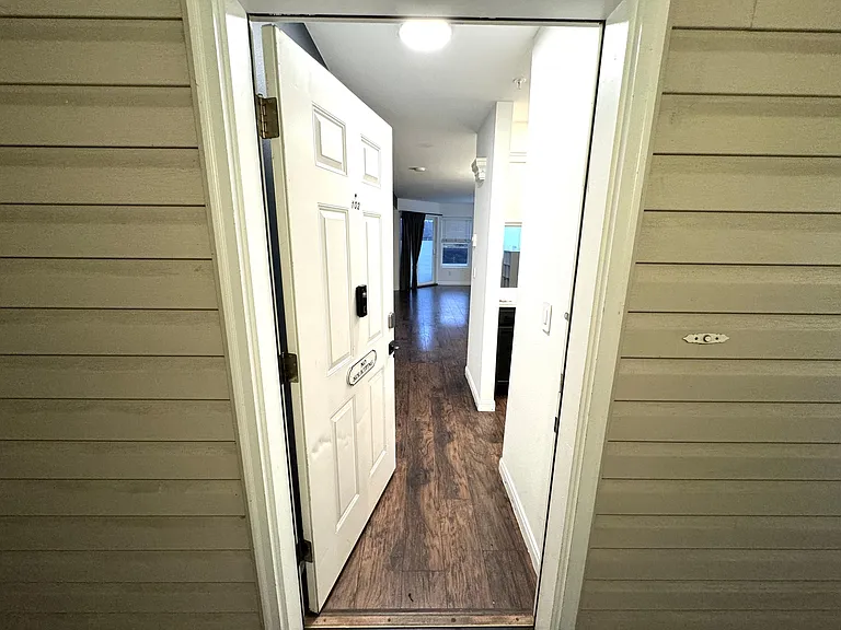 17201 127th Pl NE #102 — Photo 2