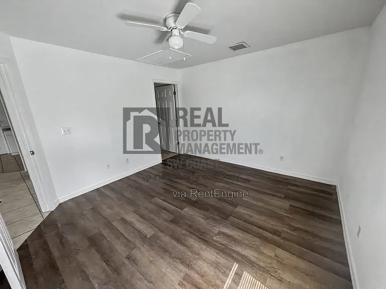 1135 Harry Ave S — Photo 3