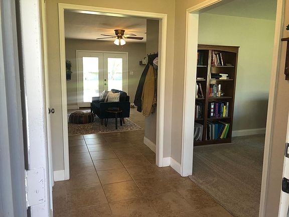 3rd image of 1512 E Bankhead Dr