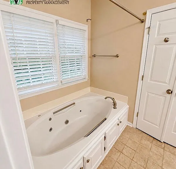 2443 Doubletree Dr NW — Photo 21