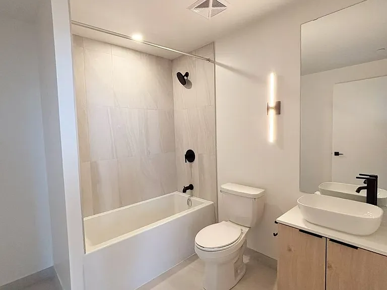 1185 Dupont St #807 — Photo 7