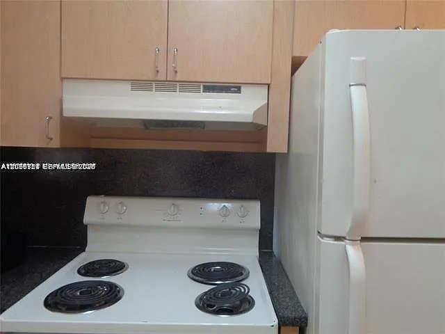 16150 NE 21st Ave #6 — Photo 8