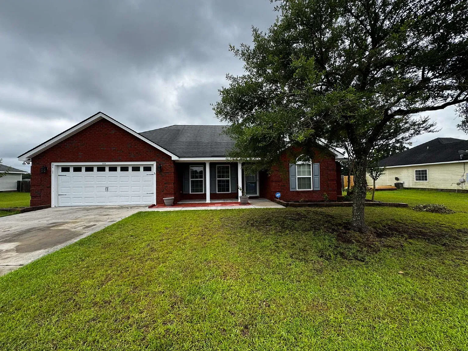 4 bed, 2.0 bath, 1769 sqft, $2,100 — Photo 2