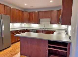 525 Old Farrington Rd #B, Chapel Hill, NC 27517