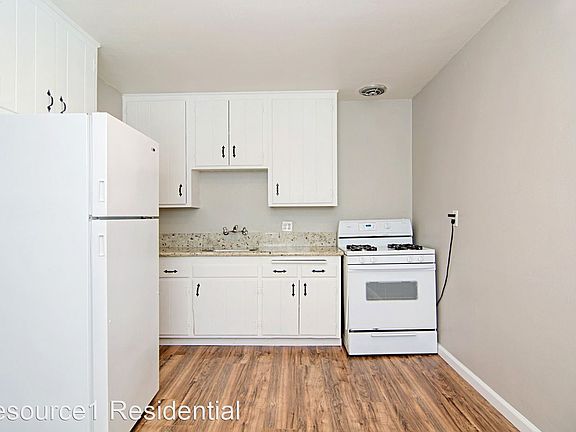 3rd image of 2424 India St