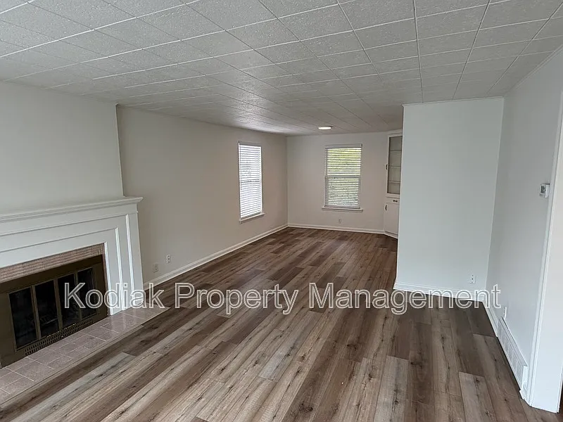 2 bed, 1.0 bath, 1546 sqft, $2,900 — Photo 4