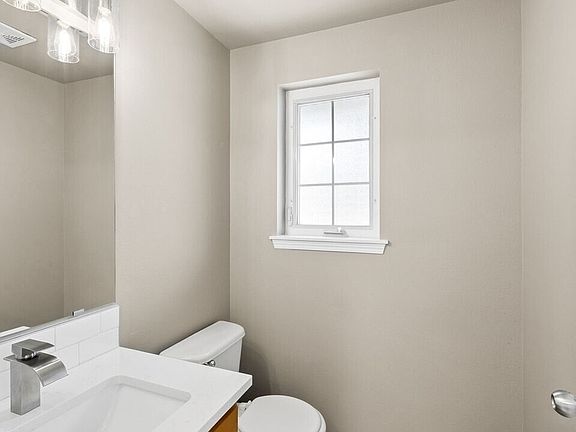 4th image of 4042 S Warner Street #A
