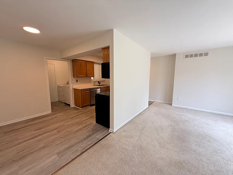 24381 Juliet Dr — Photo 12