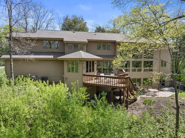 1161 Lost Woods ROAD, Summit, WI 53066