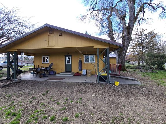 3rd image of 76955 Crawford Road