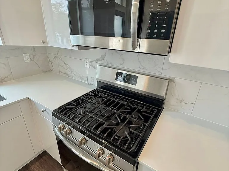 5203A Ravenna Ave NE — Photo 9
