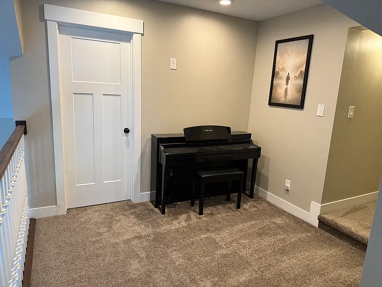 592 N Hills Ct — Photo 45