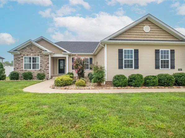 211 Claiborne Cir, Franklin, KY 42134