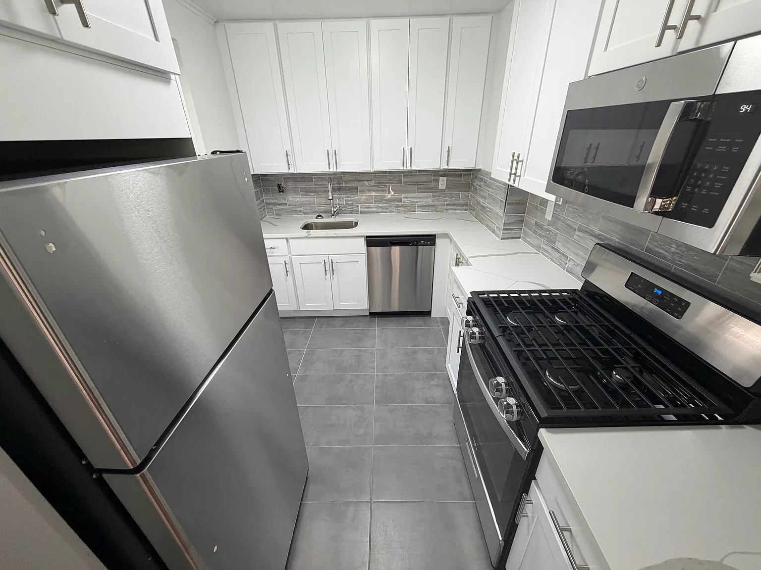 194th St, Fresh Meadows — Photo 3