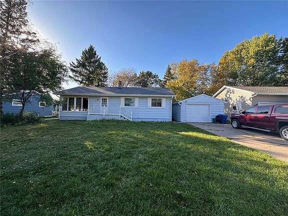 2nd image of 37 Ridgeway Drive