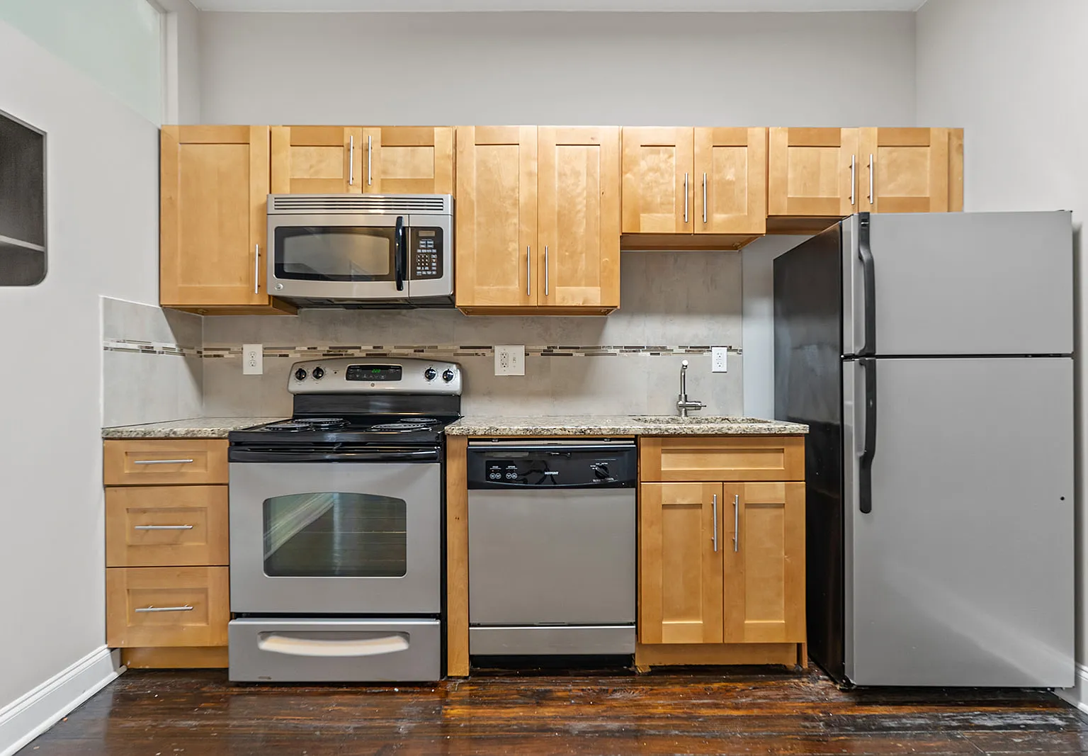 2 bed, $1,595 — Photo 2