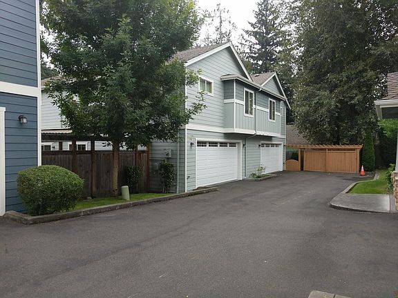2nd image of 9523 Slater Ave NE