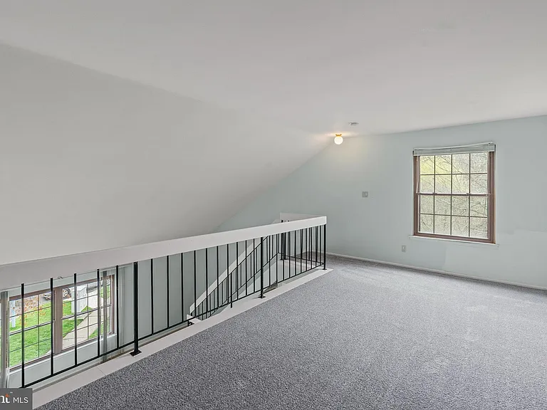 164 Bradford Ct #B — Photo 17