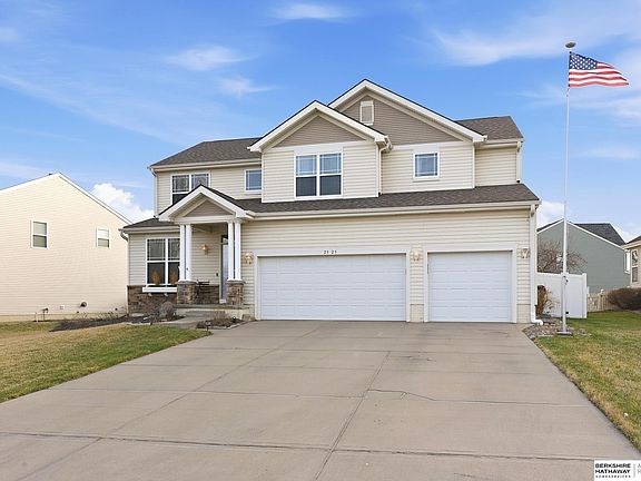 2nd image of 2121 Glacier Dr