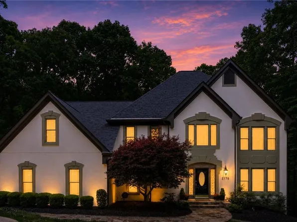 2175 River Cliff Dr, Roswell, GA 30076
