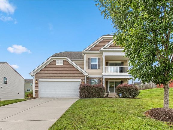2nd image of 3832 Stovall Dr