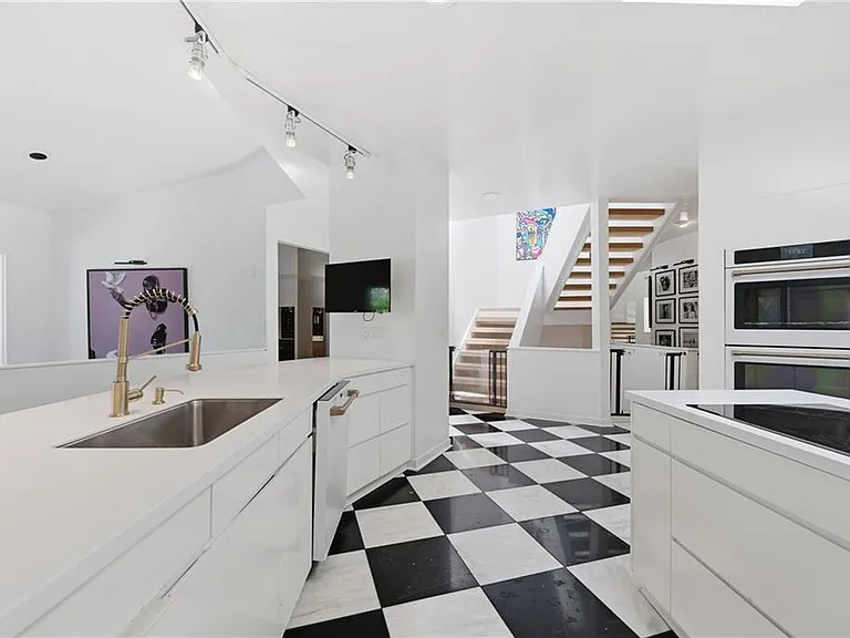 13 Heards Overlook Ct — Photo 22