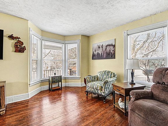 5th image of 616 S Broas St